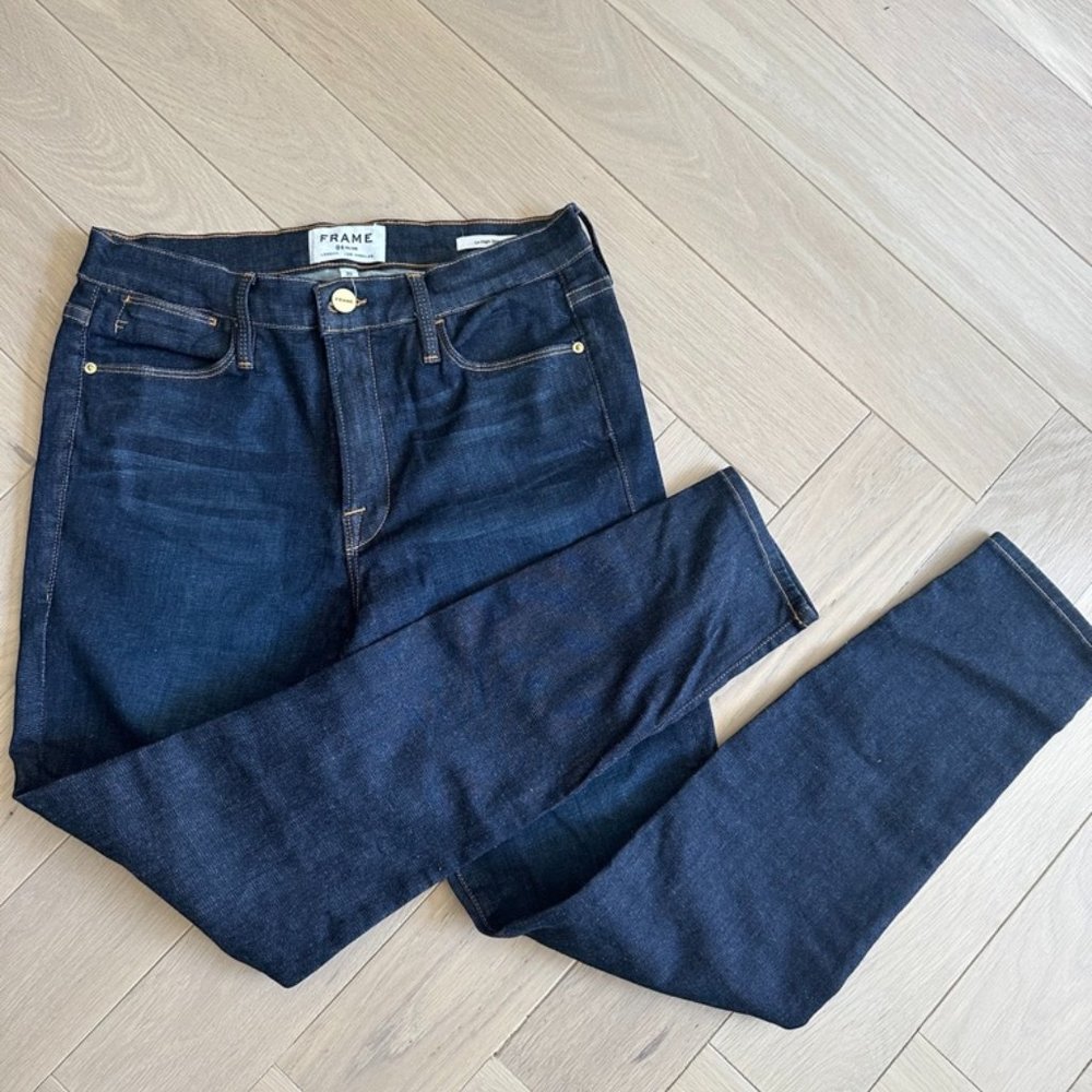 Frame Le High Skinny Jeans in Dark Wash